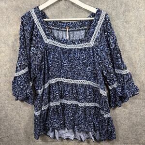 Free People Talk About It‎ Tunic Top Womens Size Medium Blue Floral Lace Trim